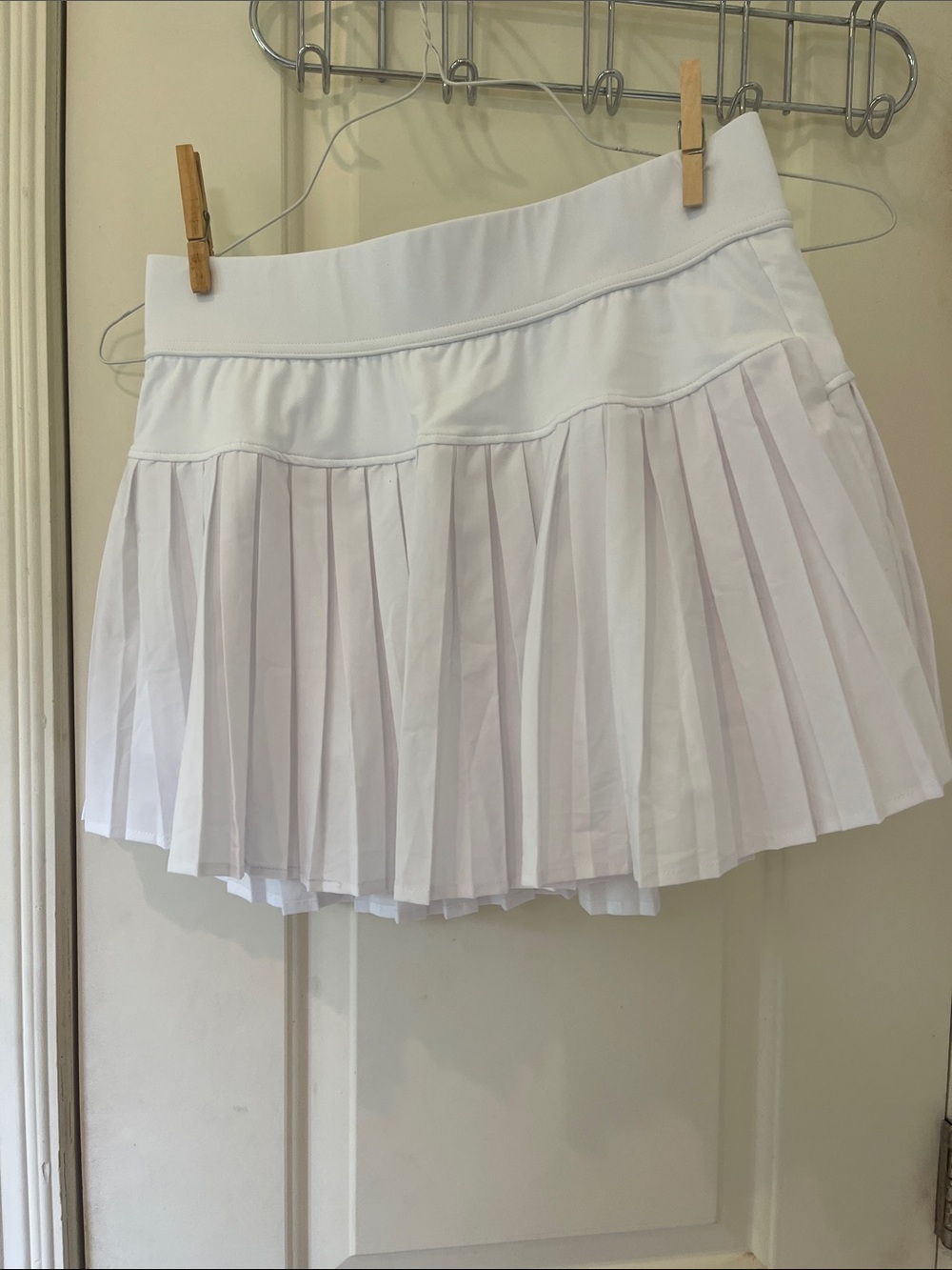 Women's White Pleated Mini Skirt - Versatile Athletic Style
